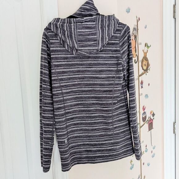 Lululemon stride hooded jacket size 8 @K1 - Picture 9 of 9